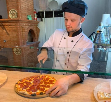 Bucătar - pizza-maker, pizzar, pizzaiolo