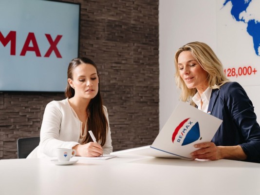 Agent imobiliar