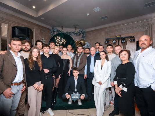 Специалист по работе с клиентами (Customer Service Representative), дневные/ночные смены