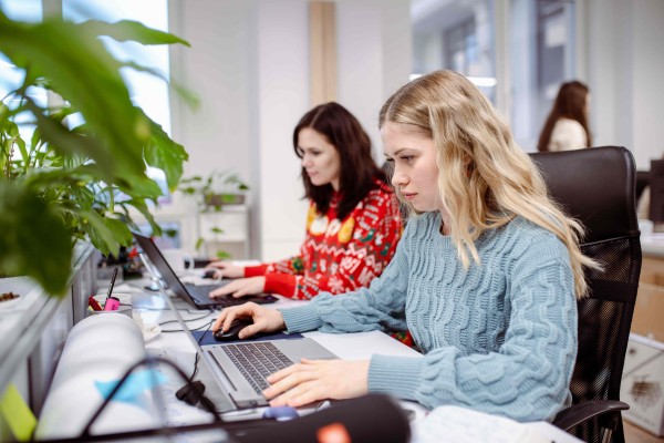 Sales Account Manager US, up to $2,000 USD