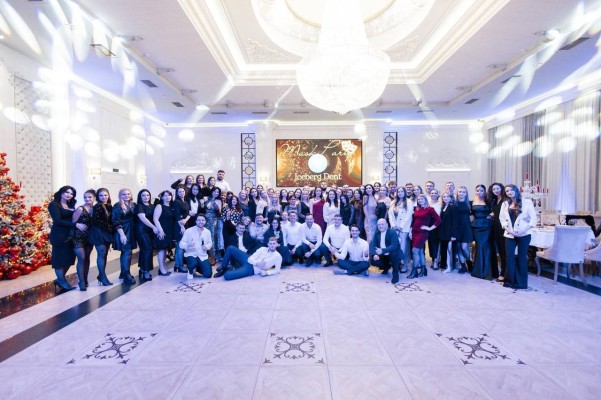 Медицинская сестра / медбрат