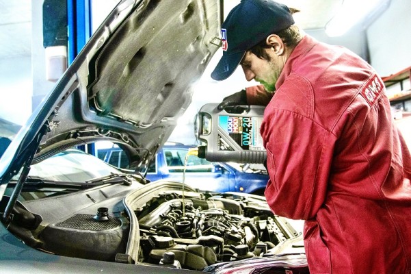 Mecanic auto / Автомеханик