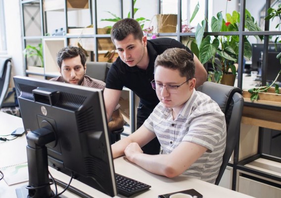 UI / UX Designer