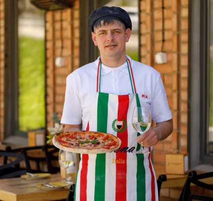 Bucătar - pizza-maker, pizzar, pizzaiolo