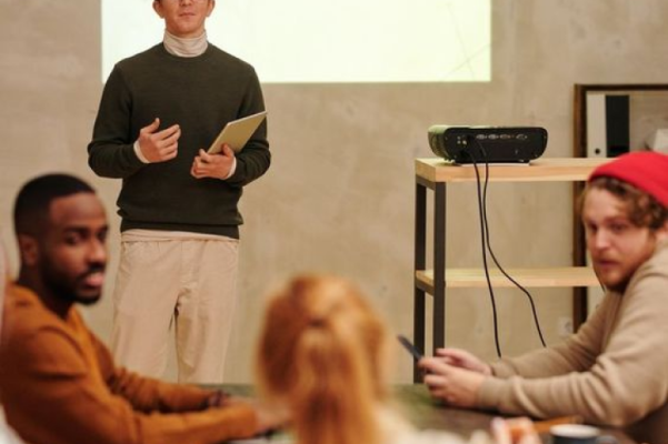 Manager in limba romana 