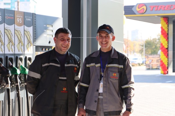 Operator la staţie Peco ( Magdacesti )