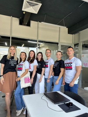 Asistent al șefului departamentului de marketing, Junior