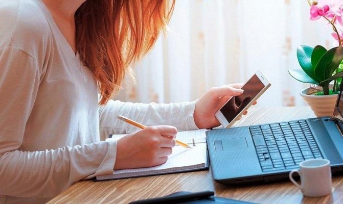 Менеджер по работе с клиентами