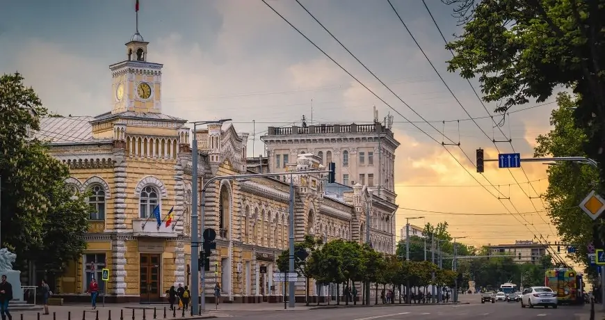 20 de joburi cu salariul de la 15.000 mdl și mai mult