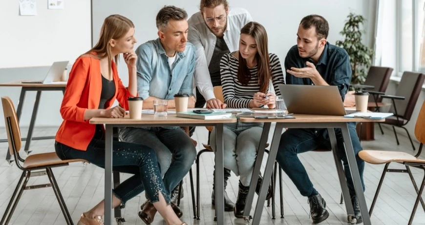 Programul Digitalents: Cum poate un job în străinătate să îți schimbe viața