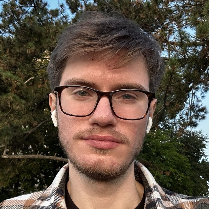 Дизайнер пользовательского опыта и интерфейсов / UX/UI Designer