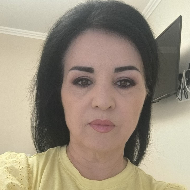 Bona, personal la curatenie 