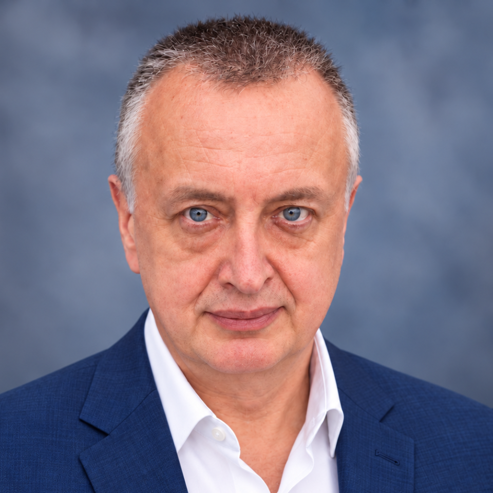 Manager de Proiect, Manager al Sistemului de Management al Calității, Manager de Mentenanță, Manager Operațional / de Producție, Inginer de Fiabilitate și Managementul, Mentenanței. Менеджер проектов, менеджер по качеству, менеджер по техническому обслужи