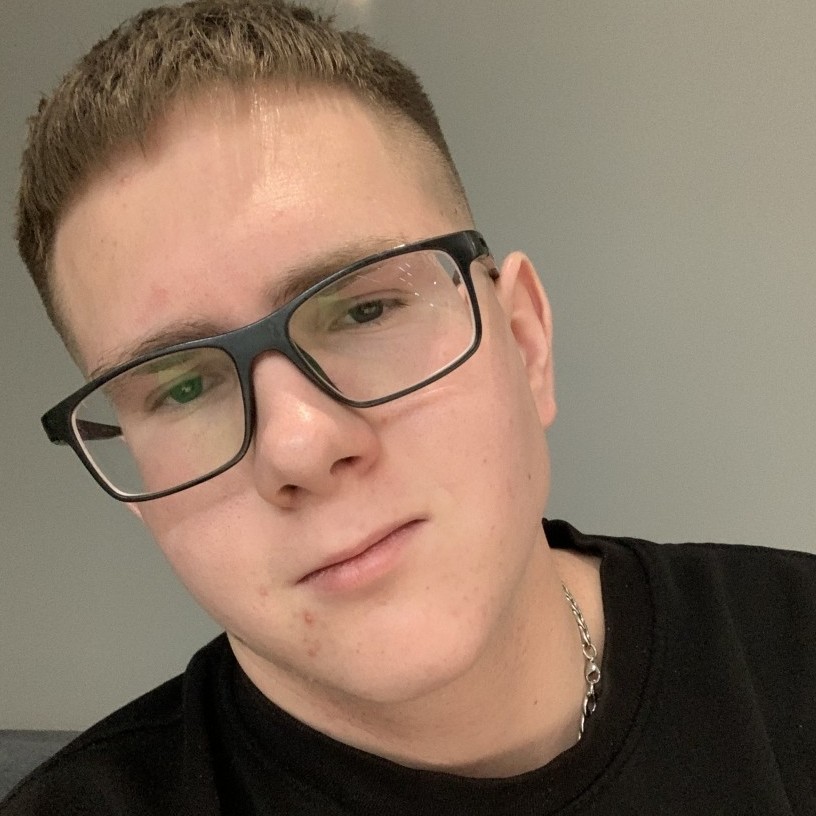 Кладовщик, официант, мойщик автомобилей, грузчик