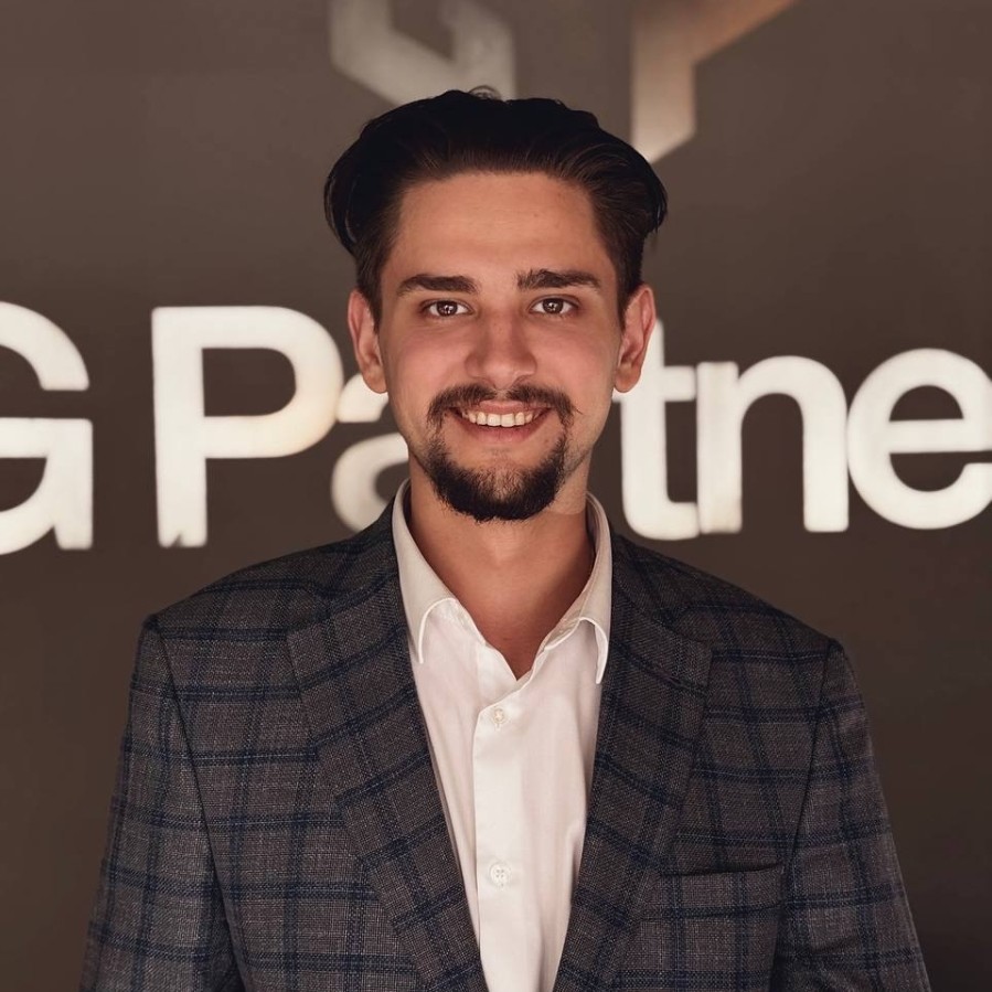 Sunt gata să accept orice funcție