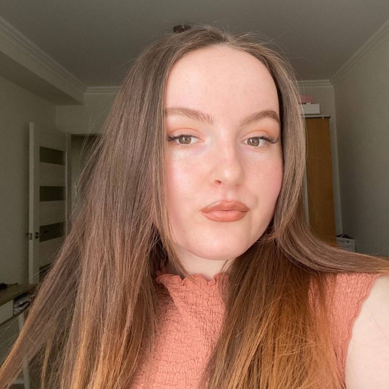 Operator call-center, vanzator