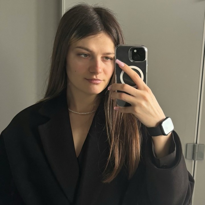 Chelner, barista, recepționist, 