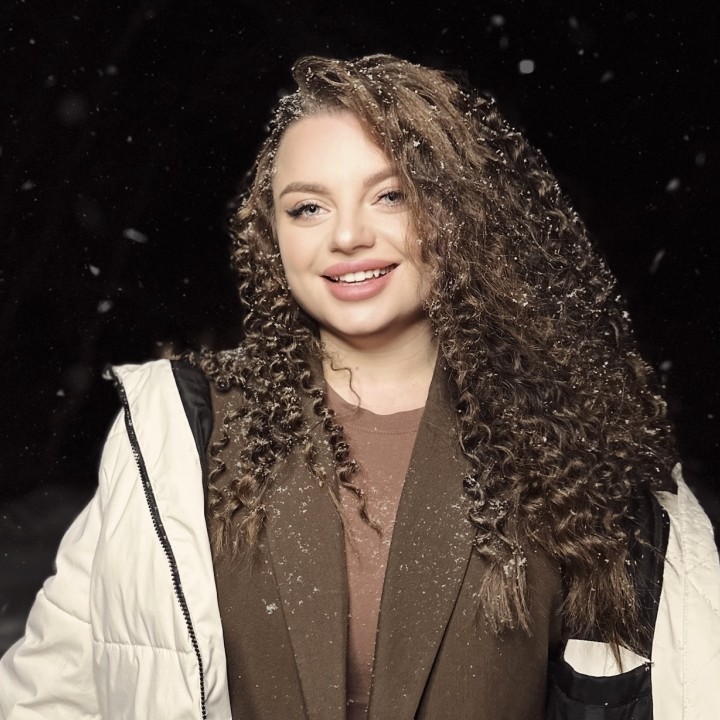 Мастер маникюра/педикюра , бариста , администратор 