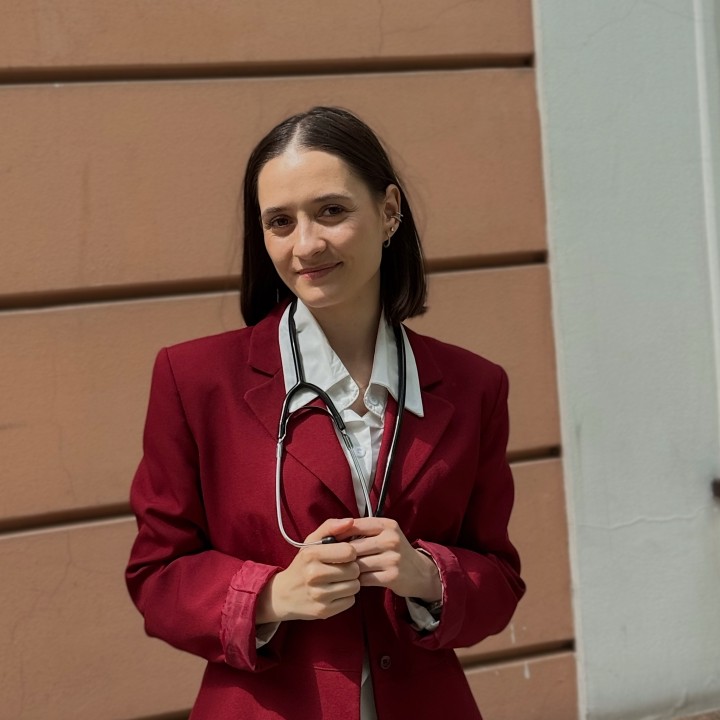 Asistent medical, profesor de biologie