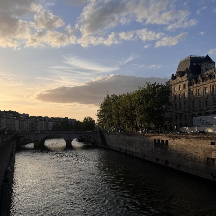 Sunt gata să accept orice funcție