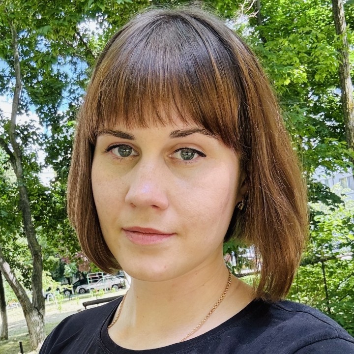 Врач-терапевт/Medic internist, Cемейный врач/Medic de familie, Mассажист/Maseuză, Mедицинский администратор/Asistent manager medical, фармацевт/farmacistă