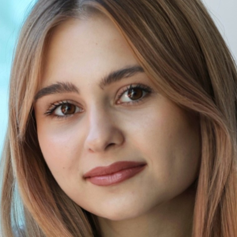 Creator de conținut, agent vânzări