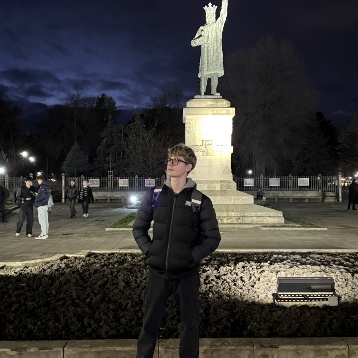 Sunt gata să accept orice funcție