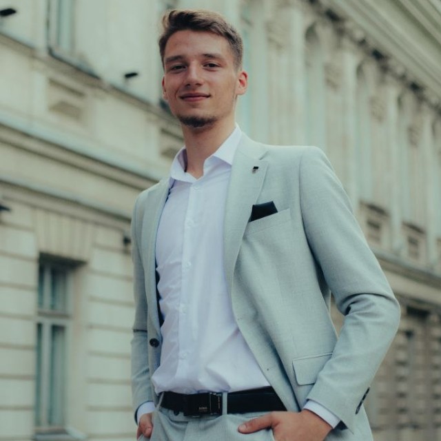 Sunt gata să accept orice funcție