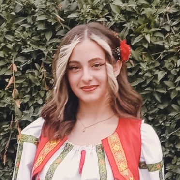 Bonă, muncitor auxiliar, persoană la curațenie