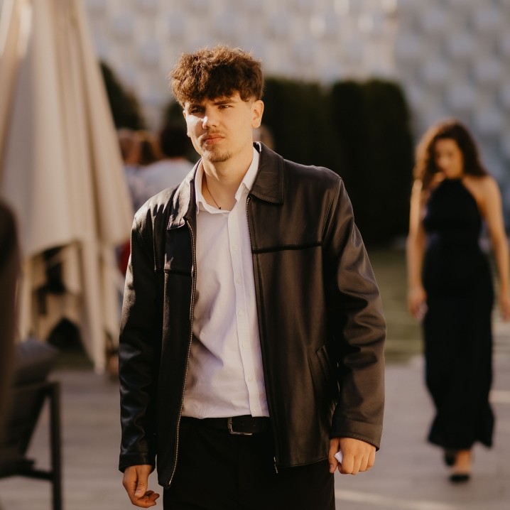 Sunt gata să accept orice funcție