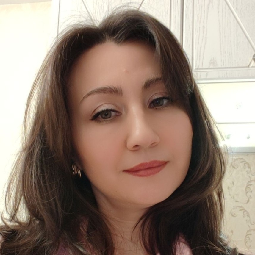 Șef departament vânzări și marketing, brand manager, expert în industria mobilei