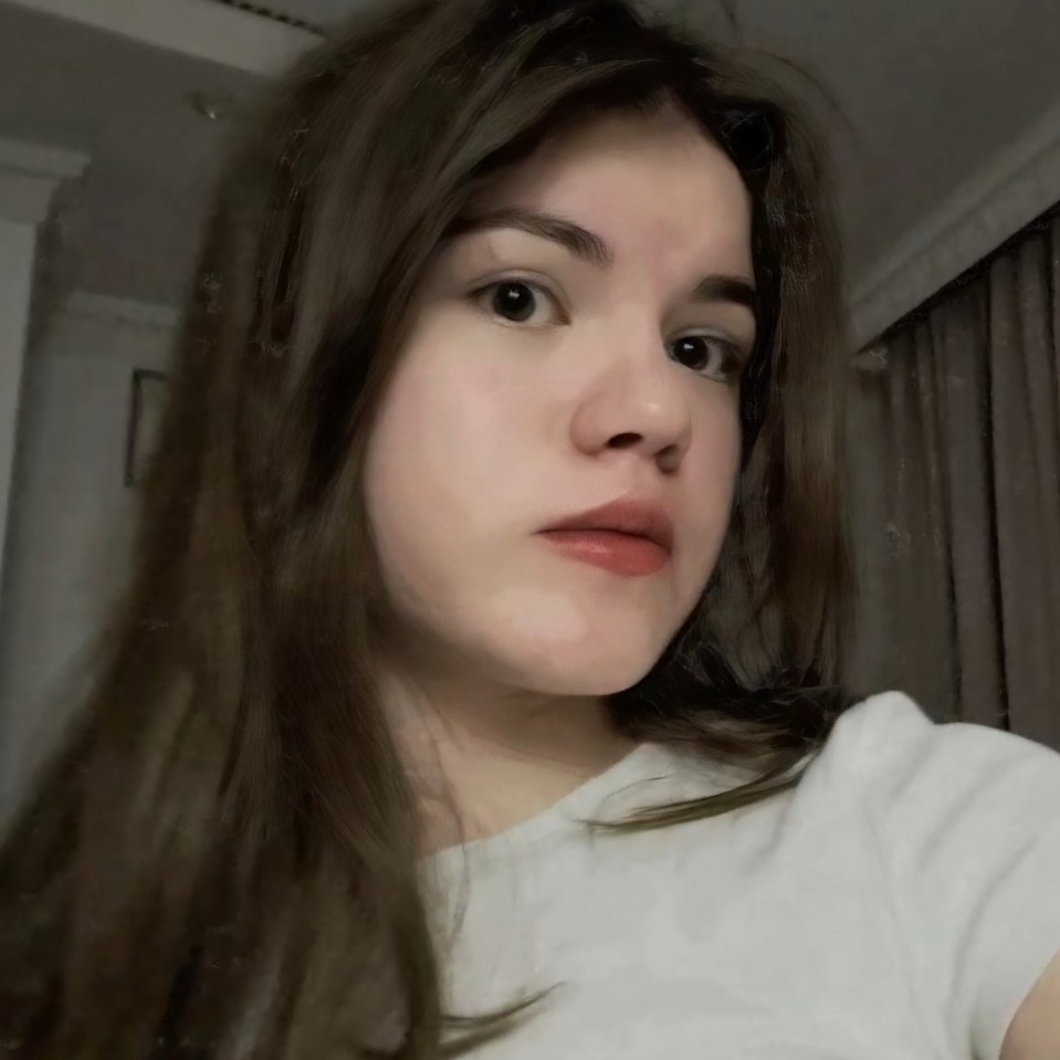 Официант на шведском столе