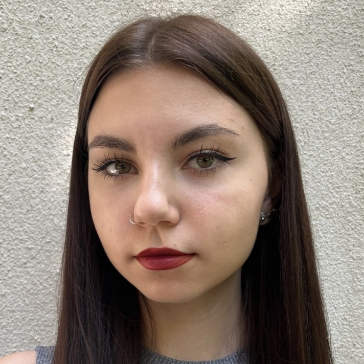 Дизайнер/Designer