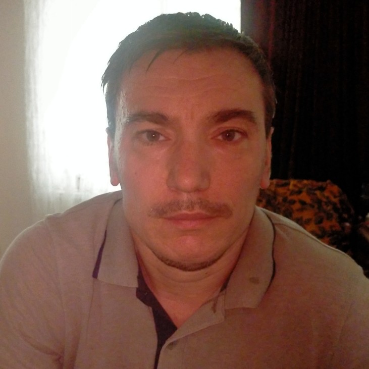 Водитель, категория В, есть своя машина.