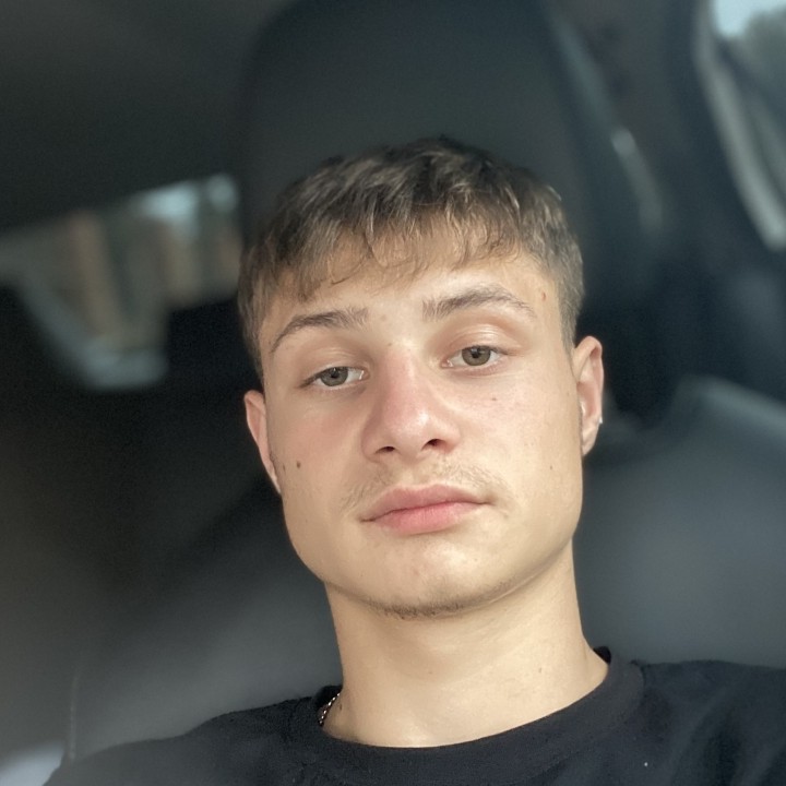 Operator call centru, vinzator consultant