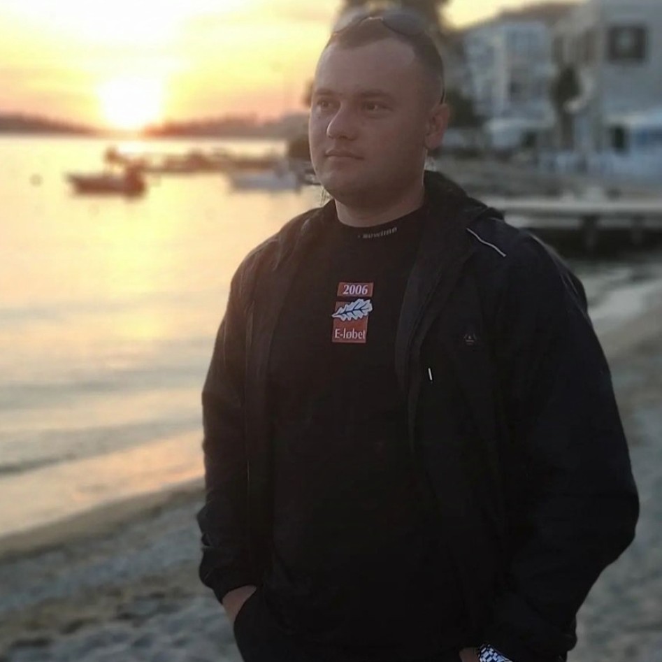 Paznic, sofer, vanzator