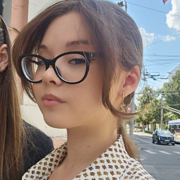 Помощник Воспитателя.