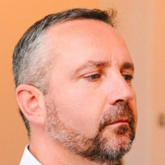 Jurist, manager logistică, agent imobiliar, controlor calitate
