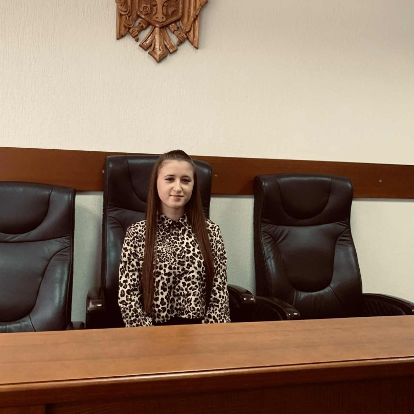 Sunt gata să accept orice funcție