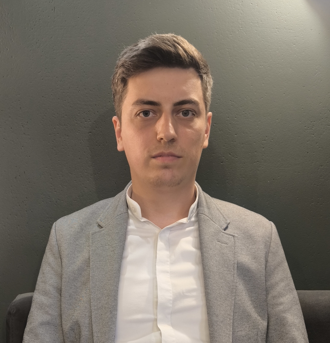 Barman, vanzator consultant, manager restaurant