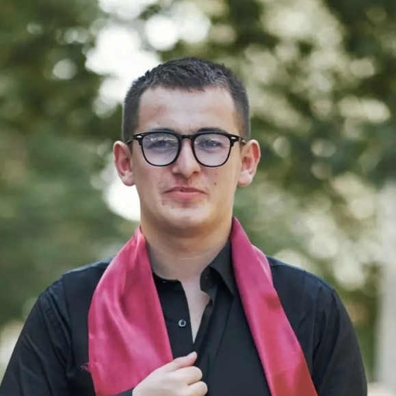 Sunt gata să accept orice funcție