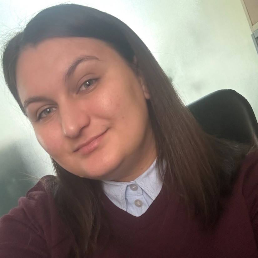 Operator bancar, consultant clienți, casier, operator call-center